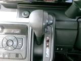 インパネシフトレバーの楽な運転姿勢と適切な操作性の確保により疲労を低減します。