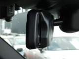 ETC2.0一体型の自動防眩機能付きバックミラー!後続車のヘッドライトの眩しさを自動で軽減してくれます!