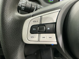 ステアリングにオーディオ操作スイッチが付いています。オーディオ画面に直接タッチしなくても操作が出来ますので、運転に集中できます。