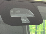 【シティブレーキアクティブシステム】低速走行中に前方の車両等を認識し、衝突しそうな時は警報とブレーキで衝突回避と被害軽減をアシスト。より安全にドライブをお楽しみいただけます。