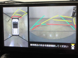 パノラミックビューモニター付きです。車両を上から見たような映像をディスプレイオーディオ画面に表示。運転席からの目視だけでは見にくい、車両周辺の状況をリアルタイムでしっかり確認できます。