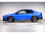 流れるようなデザインのWRX STIスポーツR EX!プライバシィガラス標準装備です!STIドアハンドルプロテクター&ドアエッジモール装備!