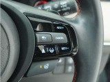 ◆アダプティブクルーズコントロール◆予め設定した車速内でクルマが自動的に加減速。前走車との適切な車間距離を維持しながら追従走行します。【LKAS】車線維持支援システムでステアリング操作を支援。