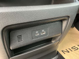 前席USB電源です。