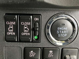 パワースライドドアは、運転席からも開閉操作出来ます!エンジン始動はプッシュスタート!