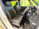 運転席シート廻りは使用感も少なく、良好な状態となっています。丁寧に使われていたことがよくわかりますね。
