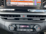 センターのエアコン吹き出し口です。ベンチレターダクトノズルです。