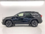 流れるようなボディラインが魅力的で乗降りしやすい車両です