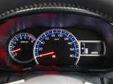 メーターはスッキリとしたデザインで、とても見やすく、安全運転のお役に立ちます。