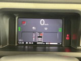 メータは先進的なデジタルメーターを採用!ゆっくりと数字が動くのでとても見やすく表示されます!平均燃費なども表示、エコな運転の手助けをしてくれます!