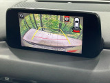 【バックカメラ】駐車時に後方がリアルタイム映像で確認できます。大型商業施設や立体駐車場での駐車時や、夜間のバック時に大活躍!