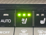 【シートヒーター&ベンチレーション】夏場は涼しい風でお尻や背中の熱やムレを防ぎ、冬はエアコンよりも早く温まってポカポカに!季節を問わず快適に過ごせます。