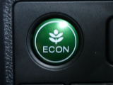 エンジン、エアコンなどを制御し低燃費な『ECONモード』に、また走りを楽しみたいとき、空調など快適性を重視したいときにはスイッチOFFで通常モードに切り替えができます!