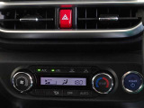 車内を快適に、オートエアコンを装備しています。
