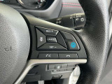 プロパイロットは前を走行するクルマを検知しアクセル、ブレーキをコントロールして車間距離を保つ手助けをしてドライバーの運転負担を軽減します。