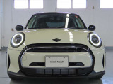 フロントフェイスはMINIアイコンとして永らく愛されるデザイン性の良さと、ブランドの魅力を感じる事ができます。