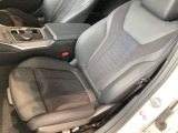 助手席シートも運転席同様に人間工学に基づいた設計となっておりますので、長距離ドライブも快適です♪