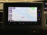 ナビゲーションはフルセグTV、インターナビ対応のGathers純正メモリーナビを搭載しています。Bluetoothオーディオ機能がありますので、スマートフォンなどの音楽も再生できます。
