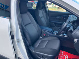 使用感の少ないきれいな運転席シートです!