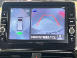 【アラウンドビューモニター】車を上から見下ろしているかのような映像で周囲の状況がひと目で確認、狭い駐車場に駐車するときも安心です♪