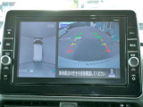 まるで上空から見下ろしているような感じで駐車が楽にできるインテリジェントアラウンドビューモニター!幅寄せが苦手な方でもサイドビューで確認することができますよ♪