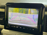 【バックカメラ】駐車時に後方がリアルタイム映像で確認できます。大型商業施設や立体駐車場での駐車時や、夜間のバック時に大活躍!運転スキルに関わらず、今や必須となった装備のひとつです!