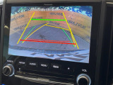 【バックカメラ】駐車時に後方がリアルタイム映像で確認できます。大型商業施設や立体駐車場での駐車時や、夜間のバック時に大活躍!運転スキルに関わらず、今や必須となった装備のひとつです!