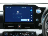 ディスプレイオーディオを装備。スマホとクルマをつなぐことで、これまでのナビに加えて、いろんなサービスが楽しめます。