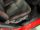 痛みの出やすい運転席シートの角、フロアマット、座面、ともに良好です