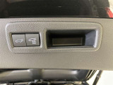パワーバックドア搭載でバックドアの開閉が指1本♪