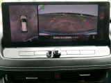 アラウンドビューモニター。空の上から見下ろすような視点でスムース駐車。