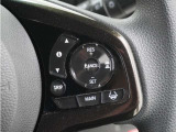 ◆アダプティブクルーズコントロール◆予め設定した車速内でクルマが自動的に加減速。前走車との適切な車間距離を維持しながら追従走行します。【LKAS】車線維持支援システムでステアリング操作を支援。