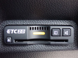 ■【ETC車載器】が装備されています。セットアップをしてお渡しとなり、ETCカードを差し込むだけで高速道路の利用が可能です。
