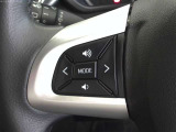 ステアリングスイッチ付!運転中も目線を動かす事無く音量等の操作可能!