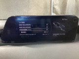 車線逸脱警報システムは、走行中にカメラで車線を検知して、自車が車線から逸脱する可能性があると判断した場合に、警報によりドライバーに通知します。