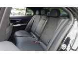 【リアシート】分割可等式のリアシートにはISOFIX対応チャイルドセーフティシート固定装置が付いており、安全にチャイルドシートを取り付けして頂けます。