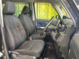 運転席シート廻りは使用感も少なく、良好な状態となっています。丁寧に使われていたことがよくわかりますね。