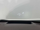 ヘッドアップディスプレイ付きなので、目線を下げずに確認できます。