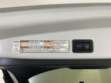 パワーバックドア搭載でバックドアの開閉が指1本♪