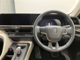 高いホールド性で運転姿勢が安定します。長距離ドライブでも疲れにくいのが魅力です。快適なドライビングライフをお送りください♪
