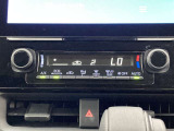 オートエアコンは温度を設定するだけで、自動で風量などを設定してくれます。運転しながら操作も必要ないので、安全性も向上します。