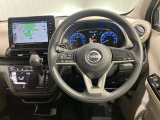 運転席からの視界が左右に広く隅々まではっきりと見えます!クルマの前端も把握しやすく安心です!