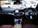 MAXTON DESIGNエアロ(F.S.R)・純正ナビ・360&deg;カメラ・harman/kardon・茶革シート・HUD・純正19AW・置くだけ充電・Carplay・M付きPシート&ヒーター・革巻きH・パドルシフト・アダプティブクルーズ・BSM