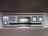■【ETC車載器】が装備されています。セットアップをしてお渡しとなり、ETCカードを差し込むだけで高速道路の利用が可能です。