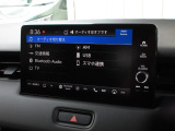 ナビゲーションはホンダコネクトディスプレイを装着しております。AM、FM、Bluetooth、フルセグTVがご使用いただけます。初めて訪れた場所でも道に迷わず安心ですね!