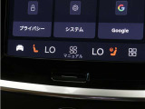 フロントシートには、シートヒーター&シートエアコンに加え、ステアリングホイール・ヒーターも装備。厳寒の地、北欧スウェーデン発祥のブランドならではのアイテムです。シートヒーターは後席にも装備しています