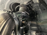 お車を安心してお乗りいただく為には、足回りの定期点検が欠かせません。サービスサポート(有償保証)では無料点検もご提供しており、安心のカーライフをお過ごしいただけるサポート体制が整っています。