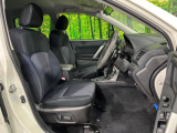 運転席シート廻りは使用感も少なく、良好な状態となっています。丁寧に使われていたことがよくわかりますね。