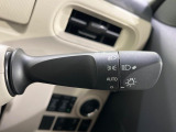 【オートライト】周りの明るさに応じて自動でヘッドライトの点灯・消灯ができる機能です!ライトの付け忘れ・消し忘れなどが無くなり、雨の日や夕方の走行も安心!トンネル通過時も便利ですね♪