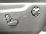 ●パワーシート:シート位置の&ldquo;前後と背もたれの&ldquo;角度の微調整が可能となります。手動設定のシートよりも、より細やかな設定ができるのがポイントです。